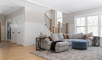 450 Carrs Pond Rd, East Greenwich, RI 02818