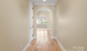 38 Chantilly Dr, Asheville, NC 28804