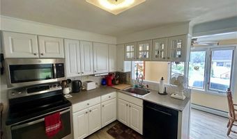 164 Knotty Oak Rd, Coventry, RI 02816