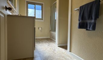 805 W Bullock Ave, Artesia, NM 88210