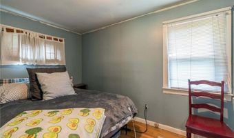 7 Broadview Ave, Bristol, RI 02809