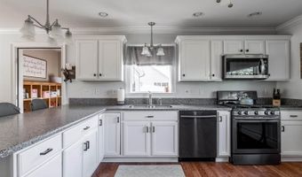 123 Lasalle Dr, Bangor, ME 04401