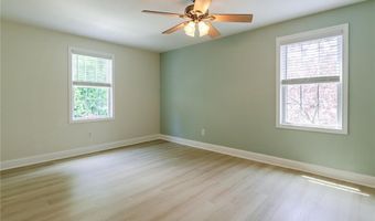 122 Sylvan Dr, East Greenwich, RI 02818