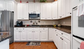 24 Pond View Cir, Barnegat, NJ 08005