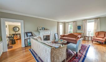 178 S Bayview Ave, Amityville, NY 11701