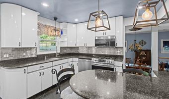 687 Hopping Rd, Belford, NJ 07718