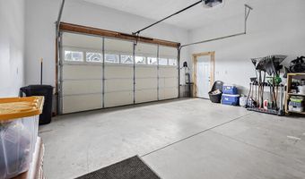9 Fieldstone Dr, Augusta, ME 04330