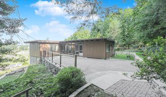 203 Hoyt St, Darien, CT 06820