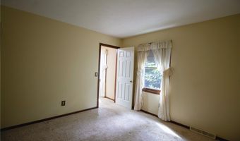 610 Deep Woods Dr, Aurora, OH 44202