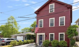 5 Tews Ct, Newport, RI 02840