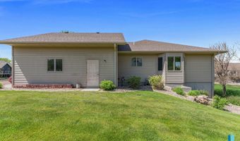 608 N Riverwood Cir, Brandon, SD 57005