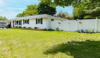 8 Andover Rd, Beverly, MA 01915