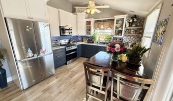 210 Fernwood Dr, Bayville, NJ 08721