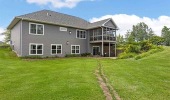 3352 Southridge Dr, Amana, IA 52203