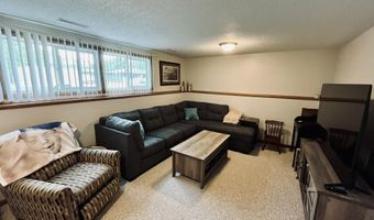 2207 SE 13th Ave, Aberdeen, SD 57401