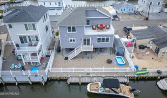 240 Fernwood Dr, Bayville, NJ 08721