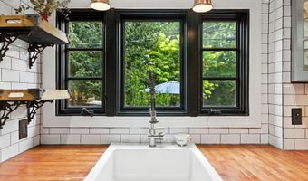 333 MOUNT VERNON Ave, Alexandria, VA 22301