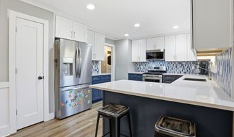 232 Charing Cross Rd, Indianapolis, IN 46217