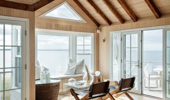 8-10 Old Lazy Point Rd, Amagansett, NY 11930