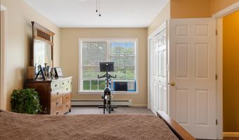 38 Fairview Ave, Auburn, ME 04210