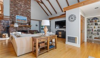30 Middle Rd, East Greenwich, RI 02818