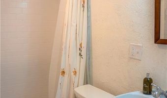 127 Willow Ave, Little Compton, RI 02837