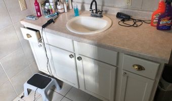 707 Ohmer St, Bottineau, ND 58318
