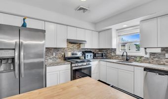 239 Cape May Ave, Bayville, NJ 08721