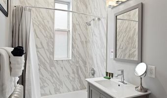111 PATRICK St N #1, Alexandria, VA 22314