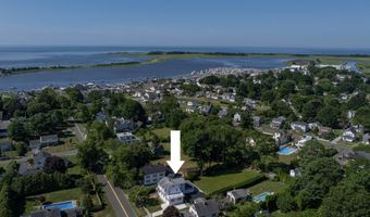 89 Commerce St, Clinton, CT 06413