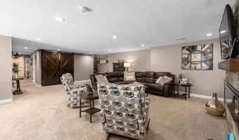 1409 W Creekside Dr, Brandon, SD 57005