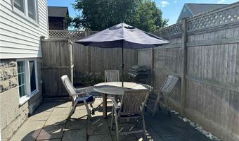 49 Connection St, Newport, RI 02840
