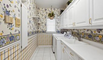 477 Redwood Forest Dr, Ballwin, MO 63021