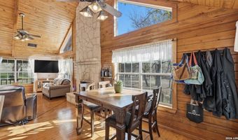828 SHADY GROVE Ln, Adkins, TX 78101