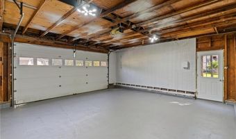 123 Stone Gate Dr, North Kingstown, RI 02852