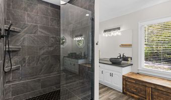 967 Five Points Rd, Barnesville, GA 30204