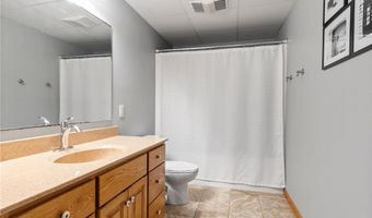 1109 Lakeview Ave, Alexandria, MN 56308