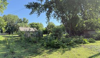 134 W Lee St, Aurora, MO 65605
