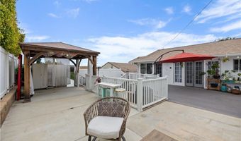 206 S Wisconsin St, Fallbrook, CA 92028