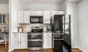 44136 SHADY GLEN Ter, Ashburn, VA 20147
