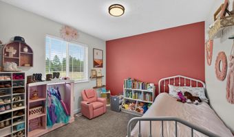 16 Hadley Ln, Blanchard, ID 83804