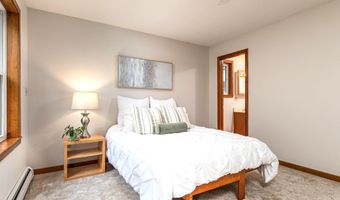 156 Sherwood Cir, Brattleboro, VT 05301