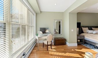 423 Hope St C, Bristol, RI 02809