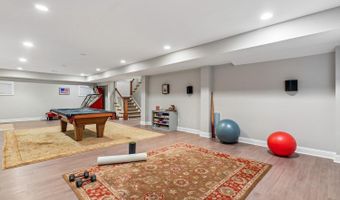 5114 WESSLING Ln, Bethesda, MD 20814