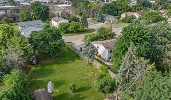 2130 W JONATHON Dr, Appleton, WI 54914