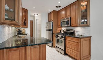 2604 N Windsor Dr 207, Arlington Heights, IL 60004