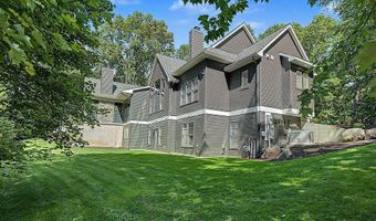547 Roundtree Dr NE, Ada, MI 49301