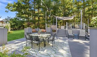 34 Crestwood Ln, Charlestown, RI 02813