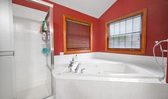 1880 Crofton Dr, Algonquin, IL 60102
