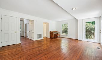 8201 HECTIC HILL Ln, Rockville, MD 20854